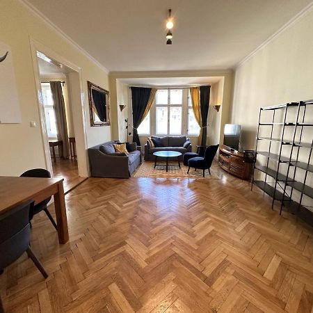 Gorkeho Apartment In City Centre Братислава Екстер'єр фото