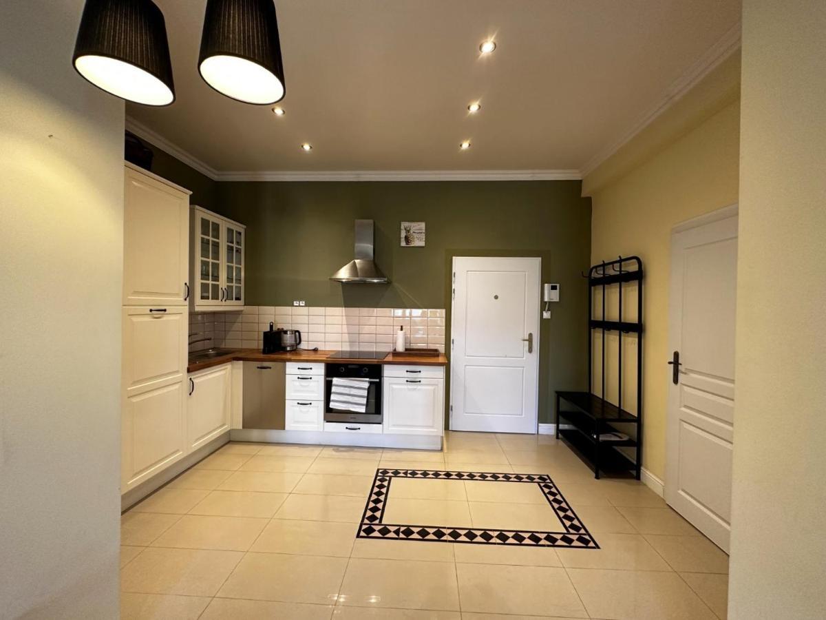 Gorkeho Apartment In City Centre Братислава Екстер'єр фото