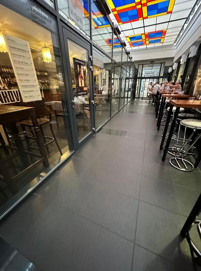 Gorkeho Apartment In City Centre Братислава Екстер'єр фото