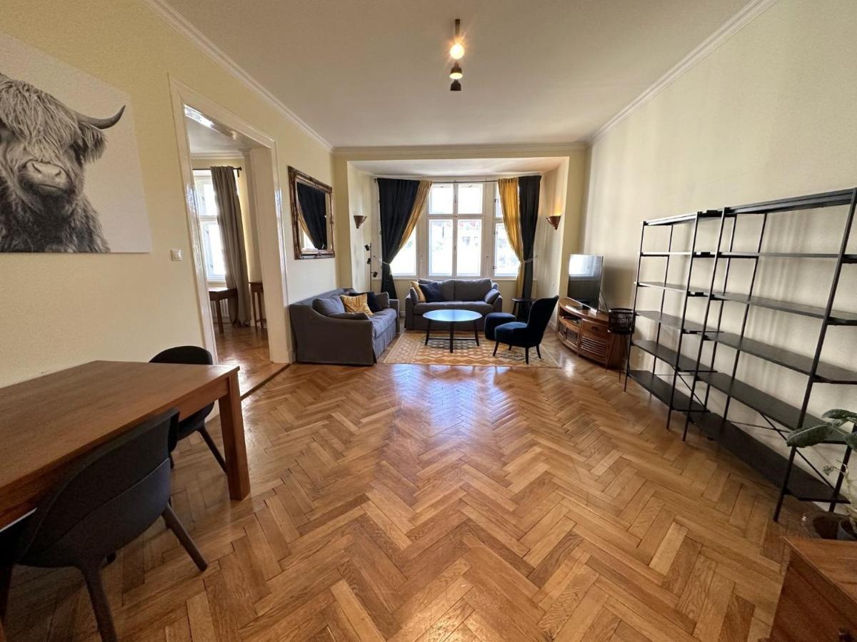 Gorkeho Apartment In City Centre Братислава Екстер'єр фото
