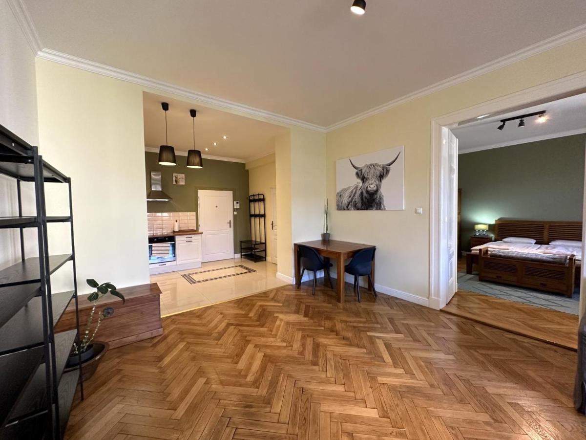 Gorkeho Apartment In City Centre Братислава Екстер'єр фото