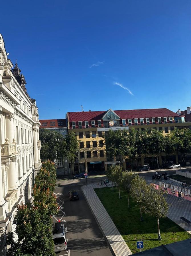 Gorkeho Apartment In City Centre Братислава Екстер'єр фото